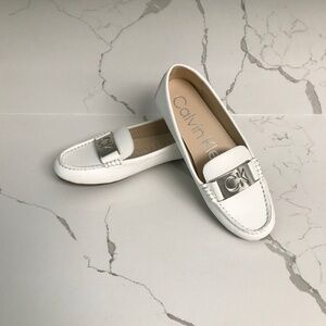 Calvin Klein women’s White Loafer Flat US 6